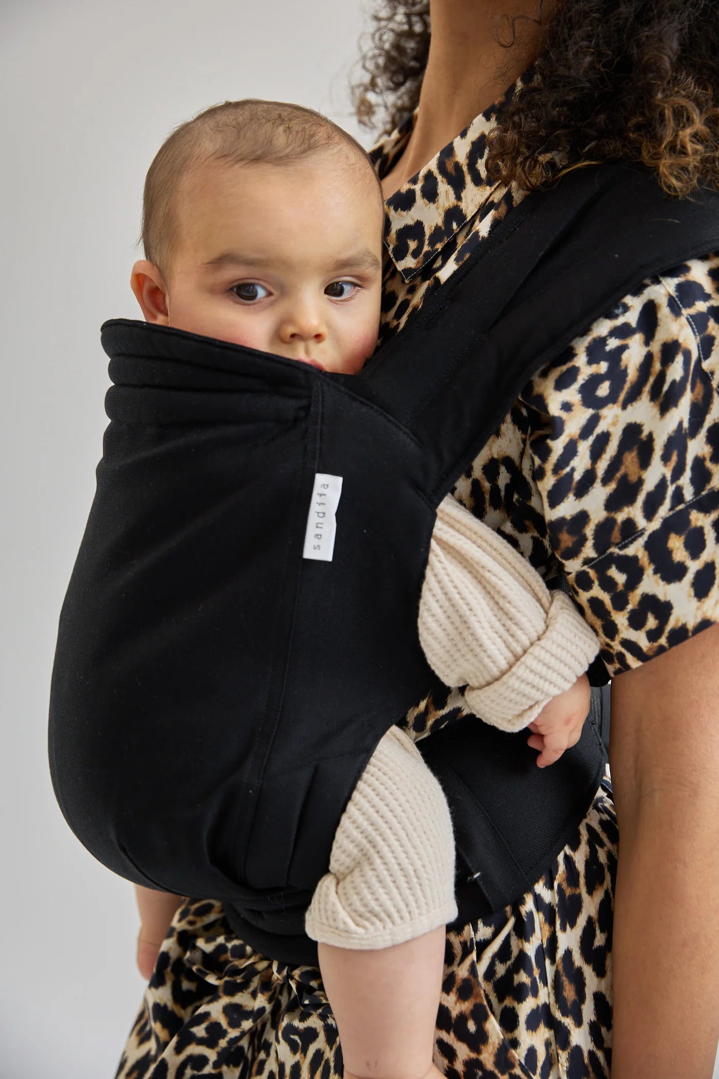 Sandiia - Babytrage Tiimeless Black