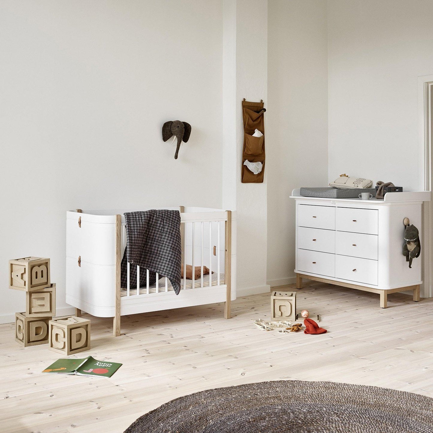 Oliver Furniture Wood Mini +  in weiß/eiche inkl. Umbauset