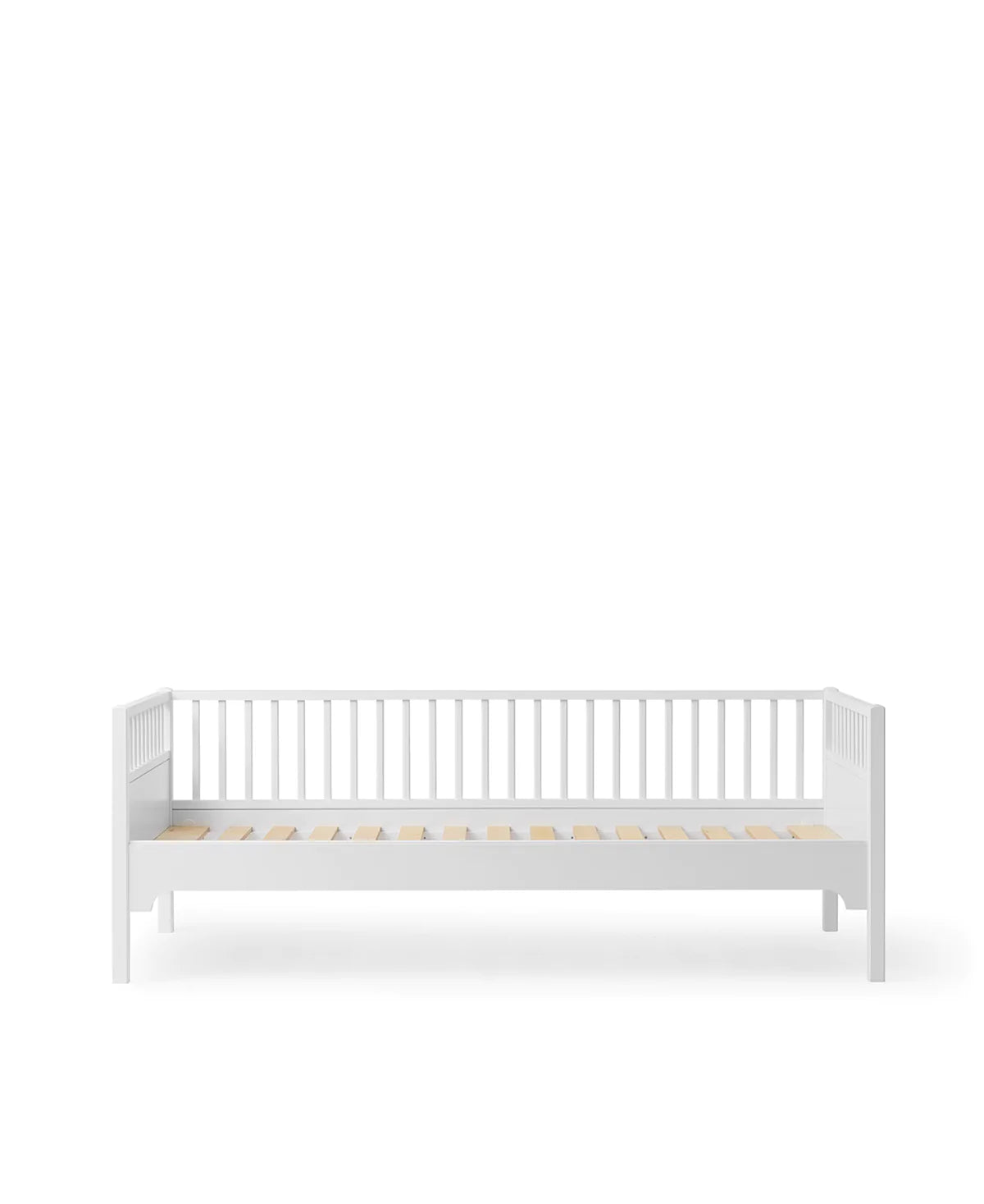 Oliver Furniture - Classic Seaside Bettsofa in weiss