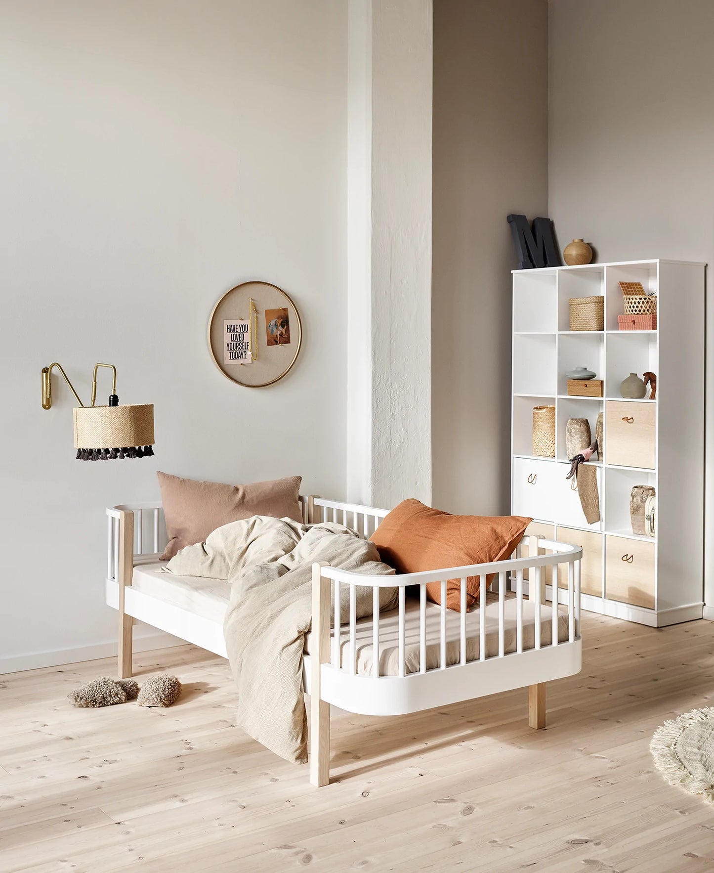 Oliver Furniture - Wood Original Bettsofa in weiss/ eiche